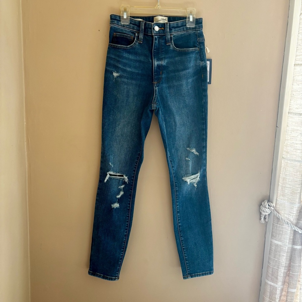 NEW Universal Threads High Rise Skinny Jeans. SZ 4 SHORT